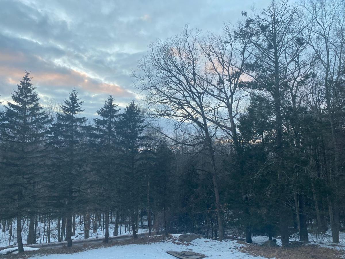 Epic Poconos Farmhouse With Game Room, Nearby Ski, Lake Wally - Sleeps 18! Casa de férias *