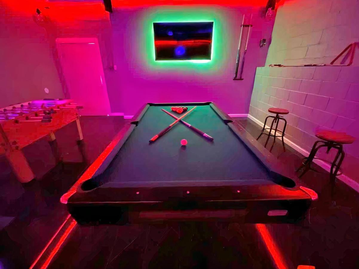 Epic Poconos Farmhouse With Game Room, Nearby Ski, Lake Wally - Sleeps 18! *